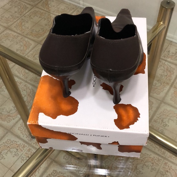 Shoes - Picture 3 of 4